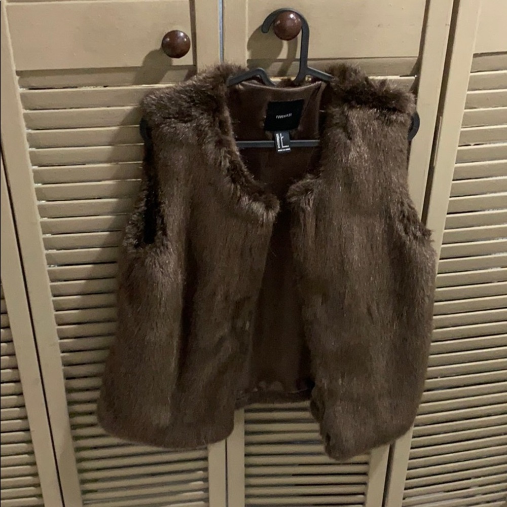Fur vest!